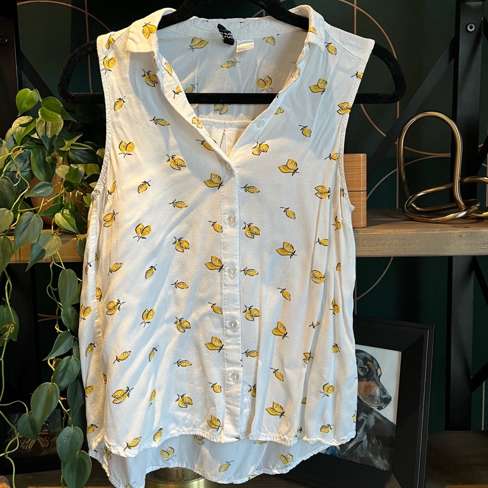 H&M Lemon Button Down Top 🍋